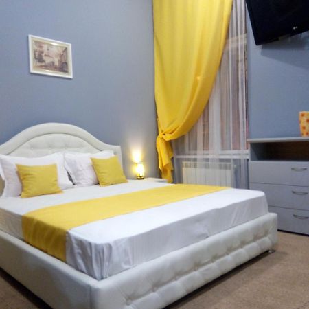 Near Rynok Square Apartment Lviv Ngoại thất bức ảnh