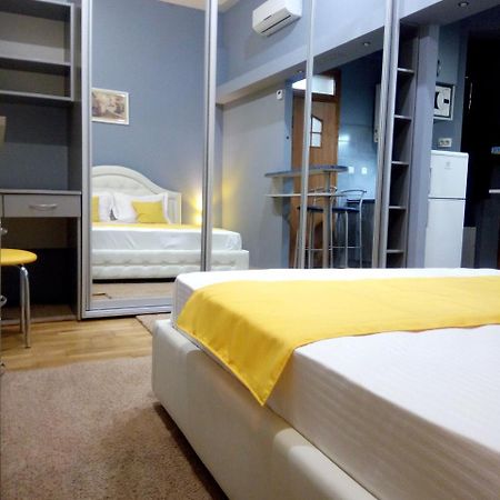 Near Rynok Square Apartment Lviv Ngoại thất bức ảnh